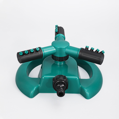 Agua automatica per l'erba 3 braccia ugelli spruzzatore da giardino con connessione femminile