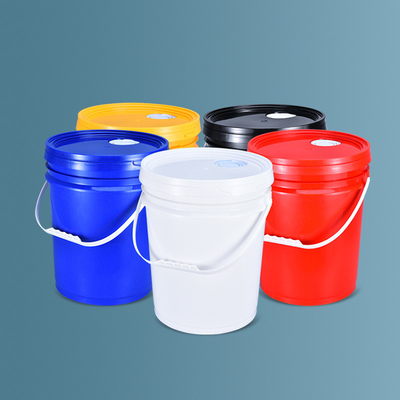 Barattolo di vernice in plastica di grado alimentare rotondo da 20L PP da 5 galloni con coperchio e manico in rosso