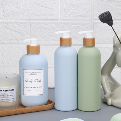 Bottiglia di shampoo con coperchio di bambù HDPE di plastica tipo Soft Touch Contenitore di lozione per il corpo vuoto
