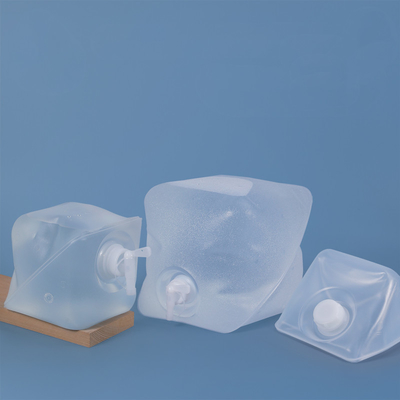 Dimensioni personalizzate accettate 20L Outdoor Collapsible Jerry Can Container con rubinetto di plastica
