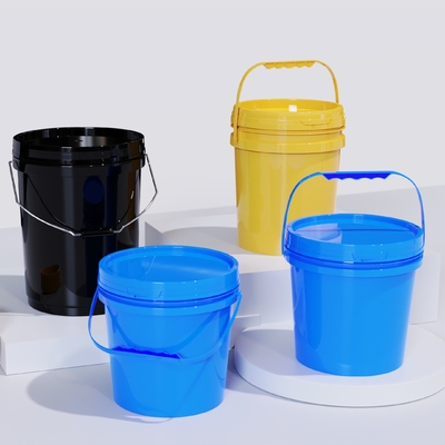 Palette di bevande da festa con secchi di 15 litri riciclati in PP