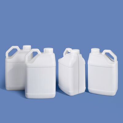 Contenitore di imballaggio in HDPE di 5 litri di plastica quadrata Jerry Can con rivestimento in foglio di alluminio, maniglia ingrandita, linea di livello visibile e tappo a spirale per rivestimenti e solventi